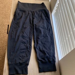 Lululemon crop pants